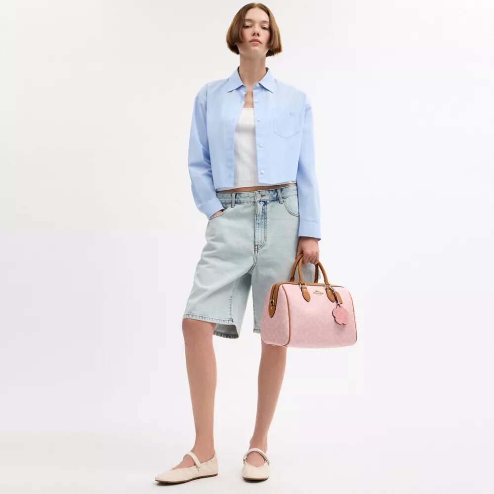 Rowan Große Satchel-Tasche aus Signature Canvas mit Anhängern