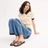 Sandalen mit gekreuzten Riemen und Schnalle aus charakteristischem Jacquard
