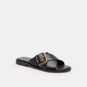 Sandalen mit gekreuzten Riemen und Schnallenverschluss