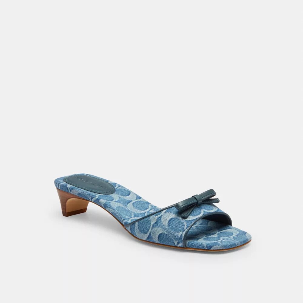 Sandalette mit Schleife und Kitten-Absatz aus charakteristischem Denim