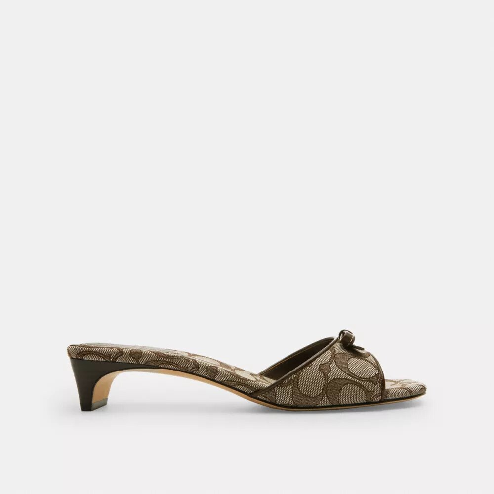 Sandalette mit Schleife und Kitten-Absatz aus charakteristischem Jacquard