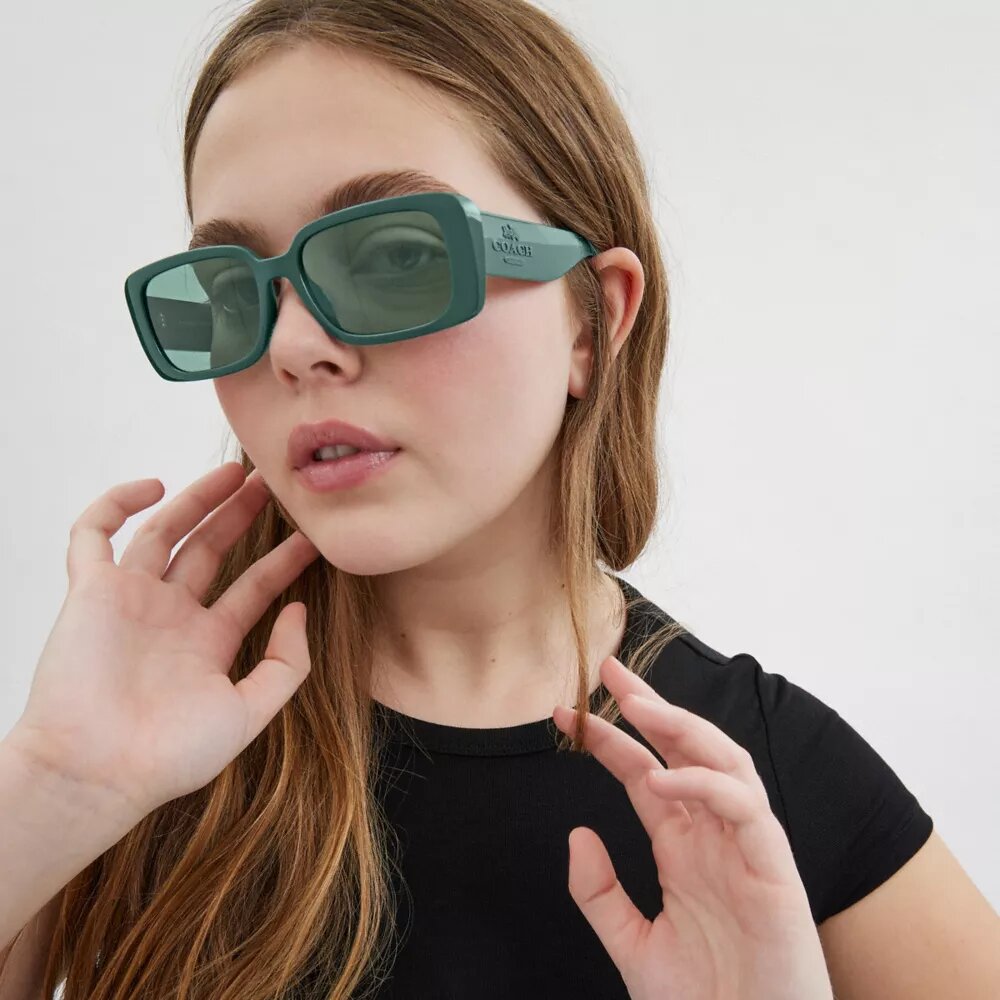 Schmale rechteckige Sonnenbrille