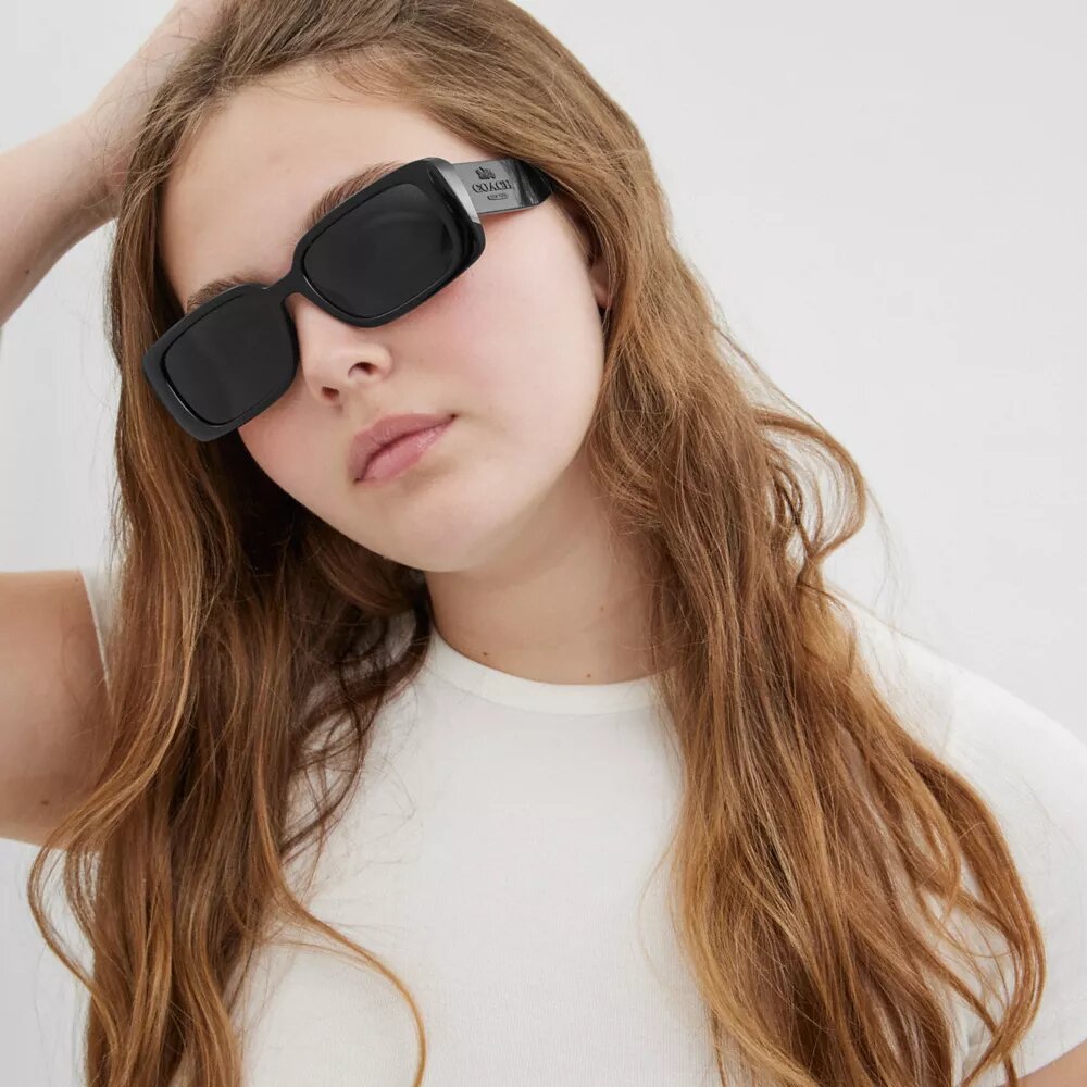 Schmale rechteckige Sonnenbrille