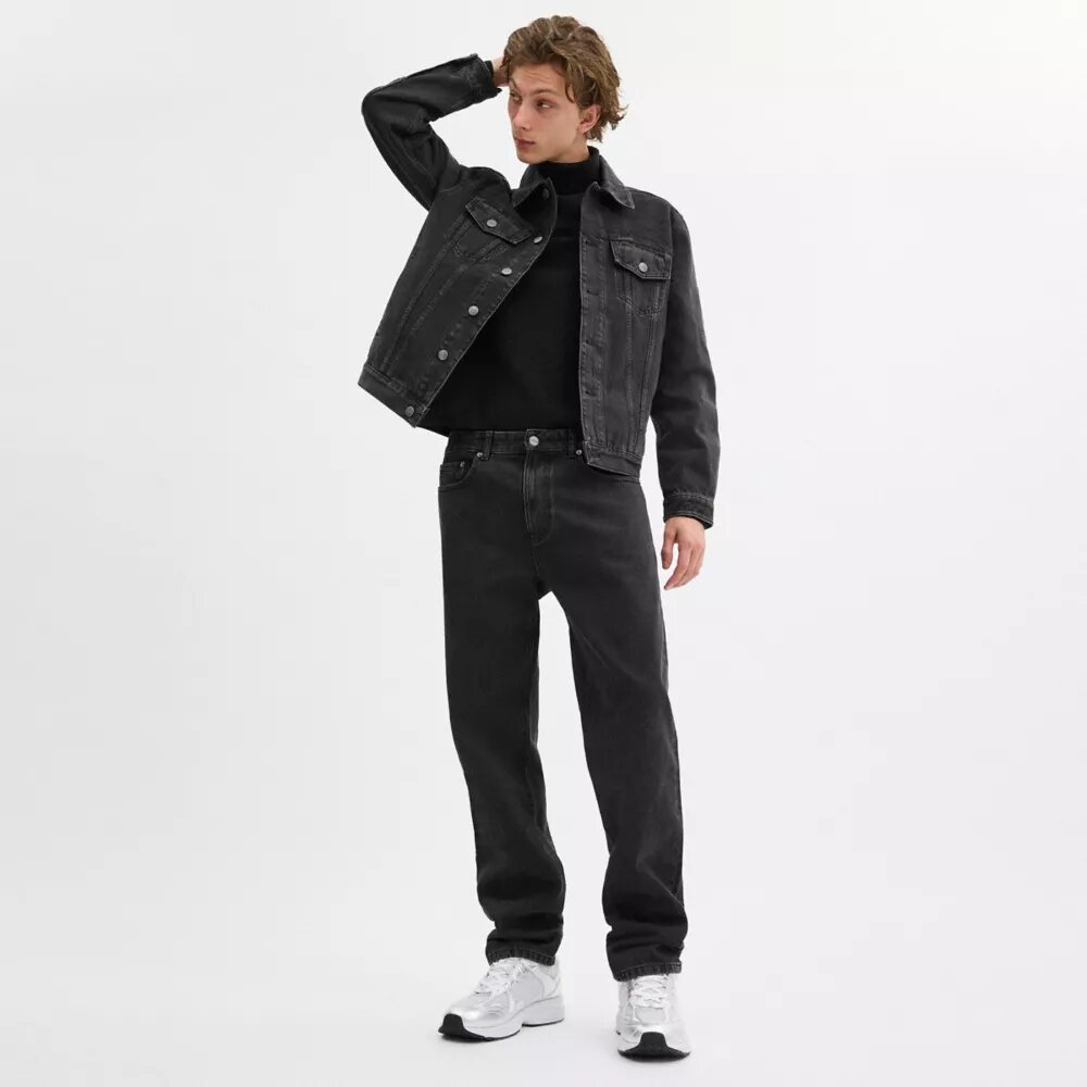 Schwarze Taper-Jeans aus Bio-Baumwolle