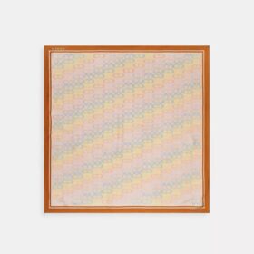Seiden-Quadratschal mit charakteristischem Regenbogen-Print