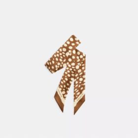 Seidenschal im „Wild Spots“-Print