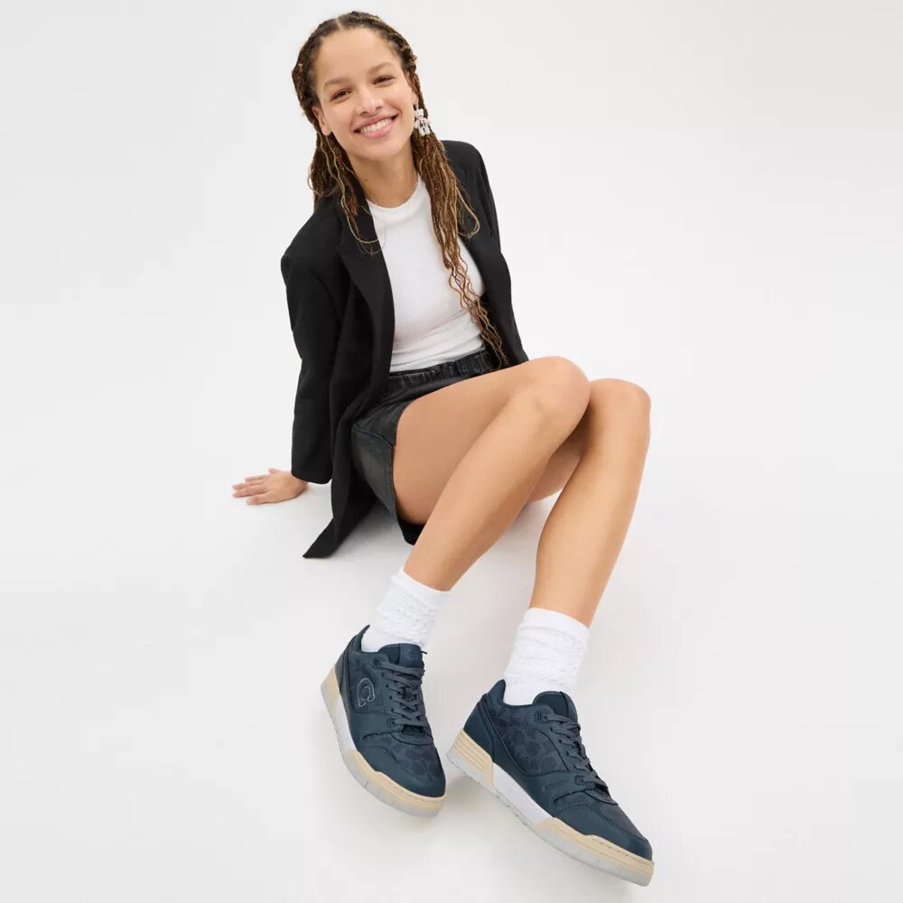Soho-Sneaker aus Signature Canvas