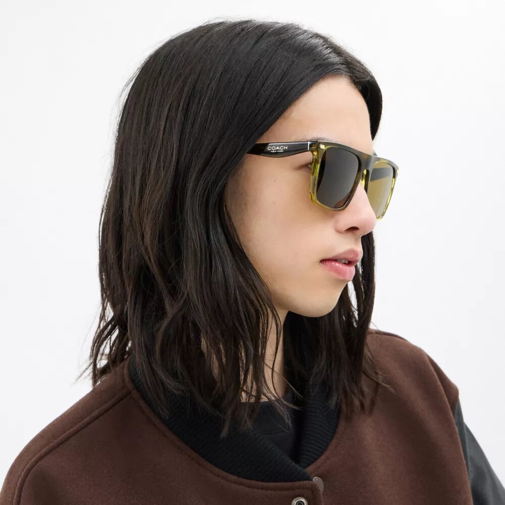 Sonnenbrille mit flachem, quadratischem Rahmen