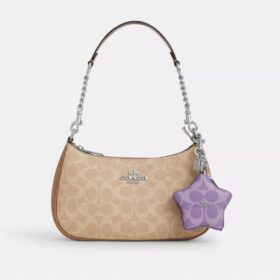 Star-Taschenanhänger aus Signature Canvas