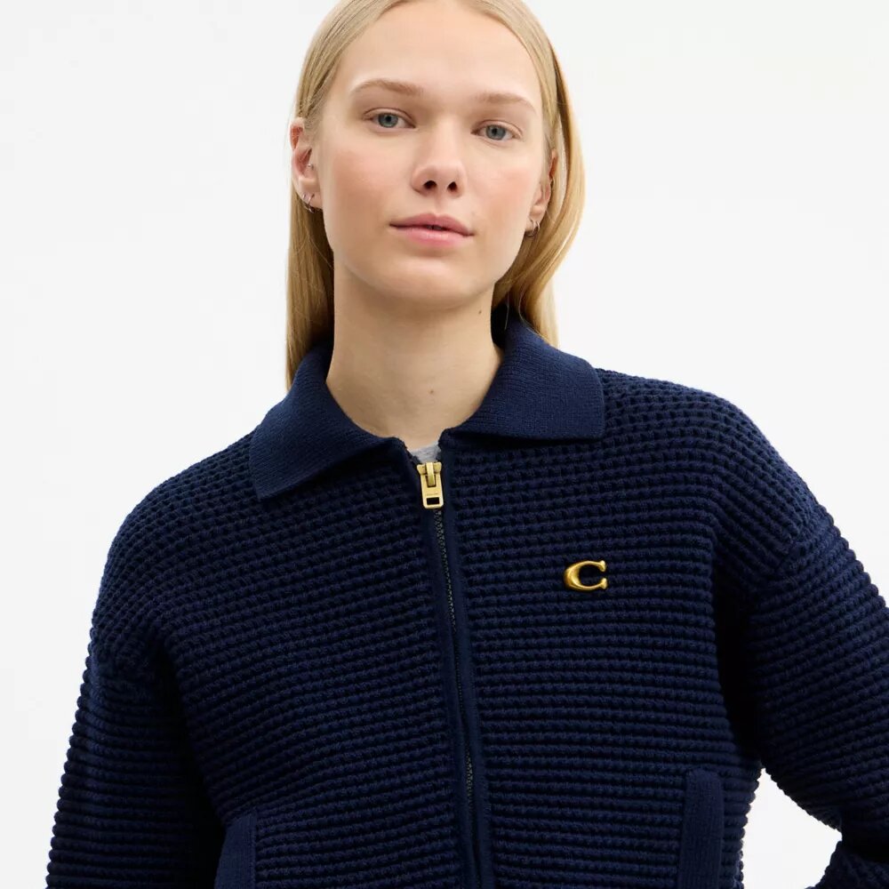 Strickjacke mit Reißverschluss vorne