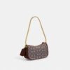 Swinger-Taschen 20 mit Kette aus charakteristischem Jacquard