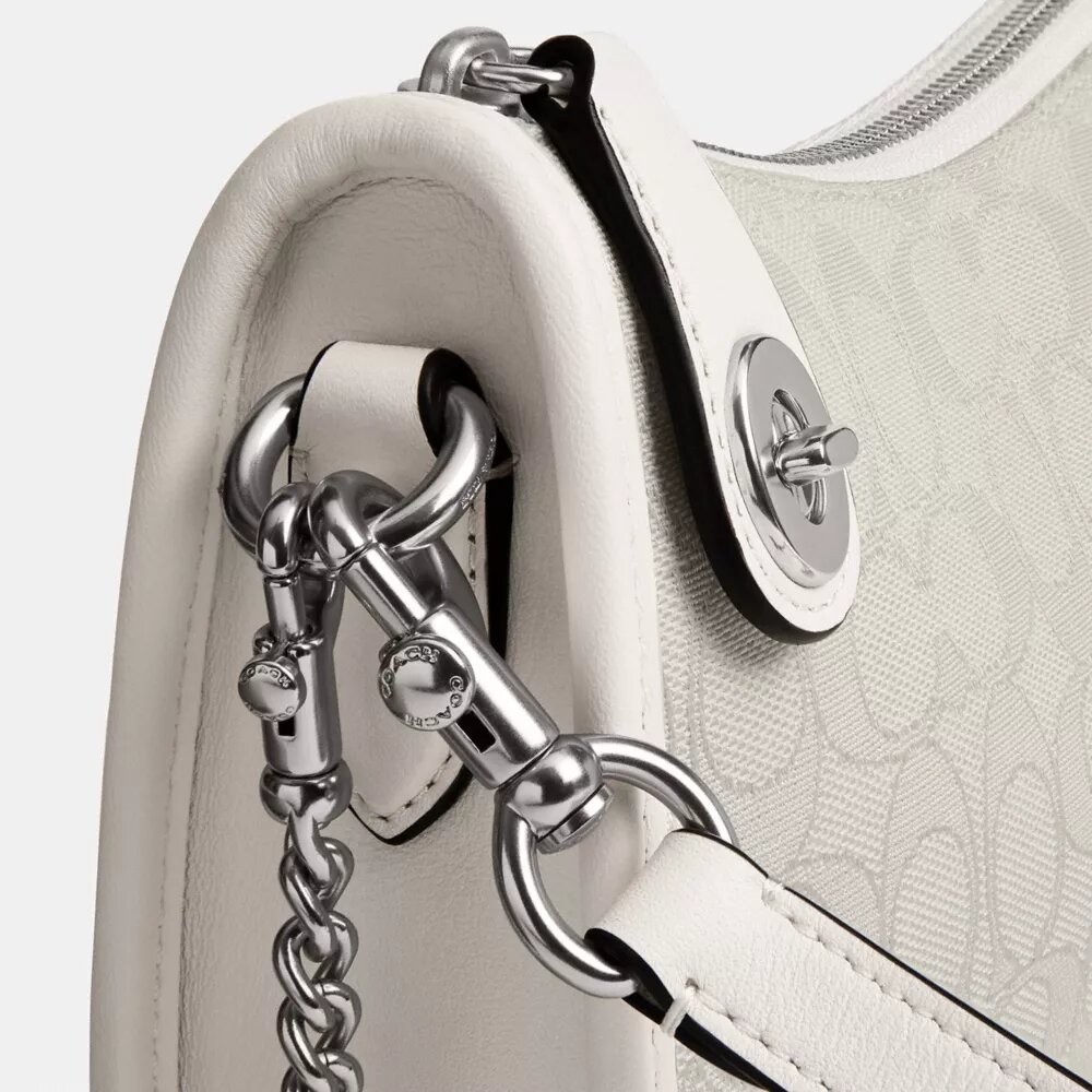 Swinger-Taschen aus charakteristischem Jacquard