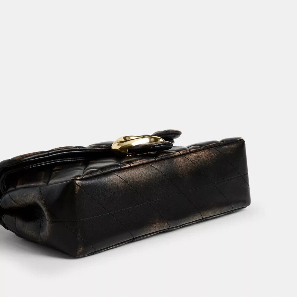 Tabby-Schultertasche 26 aus „Loved“-Leder mit Steppung