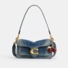 Tabby-Schultertasche 26 aus regenerativem Baumwoll-Denim