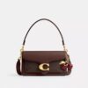 Tabby-Schultertasche 26 aus Signature Canvas