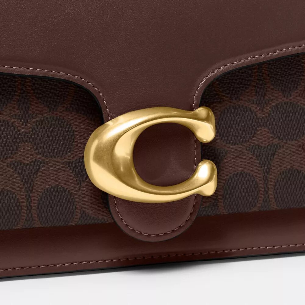 Tabby-Schultertasche 26 aus Signature Canvas