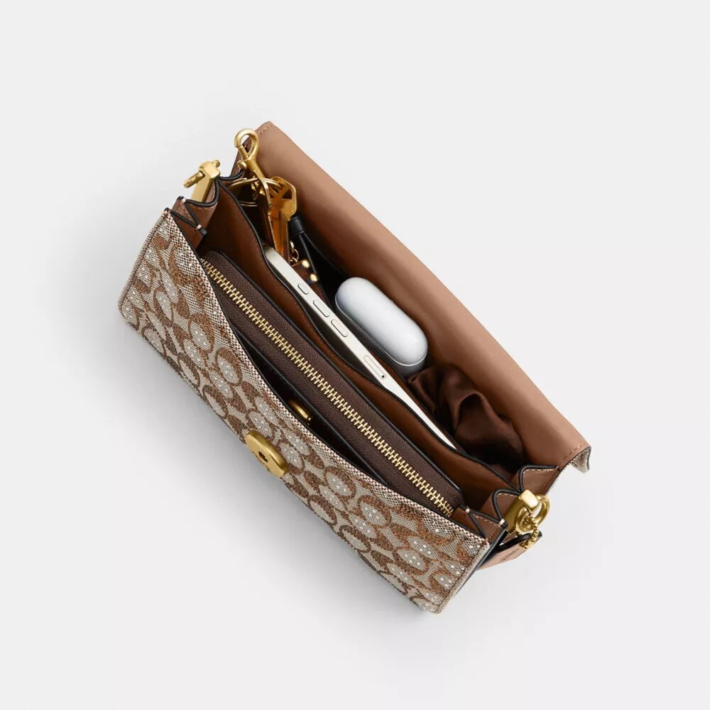 Tabby-Schultertasche 26 in Crystal Signature Jacquard
