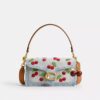 Tabby-Schultertasche 26 mit Kirschstickerei