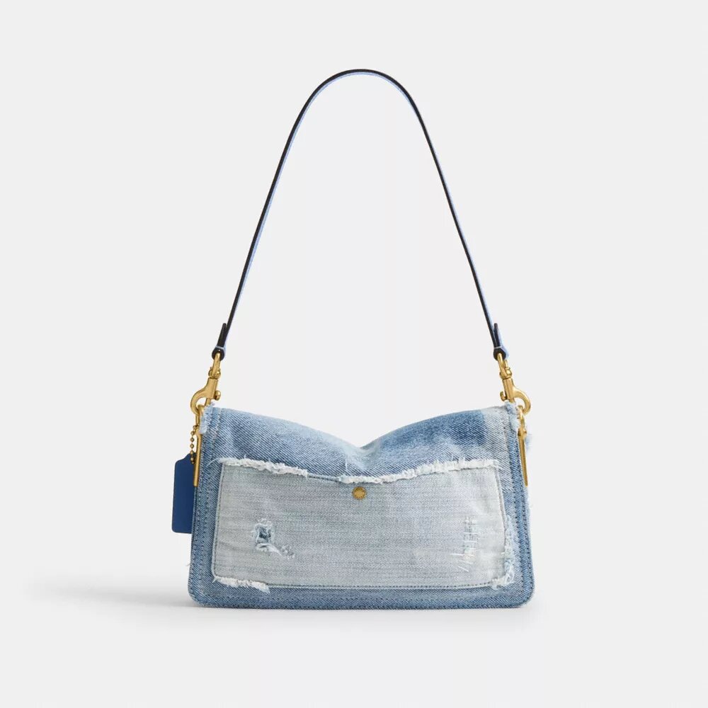 Tabby-Schultertasche 26 mit Patchwork aus wiederverwertetem Denim