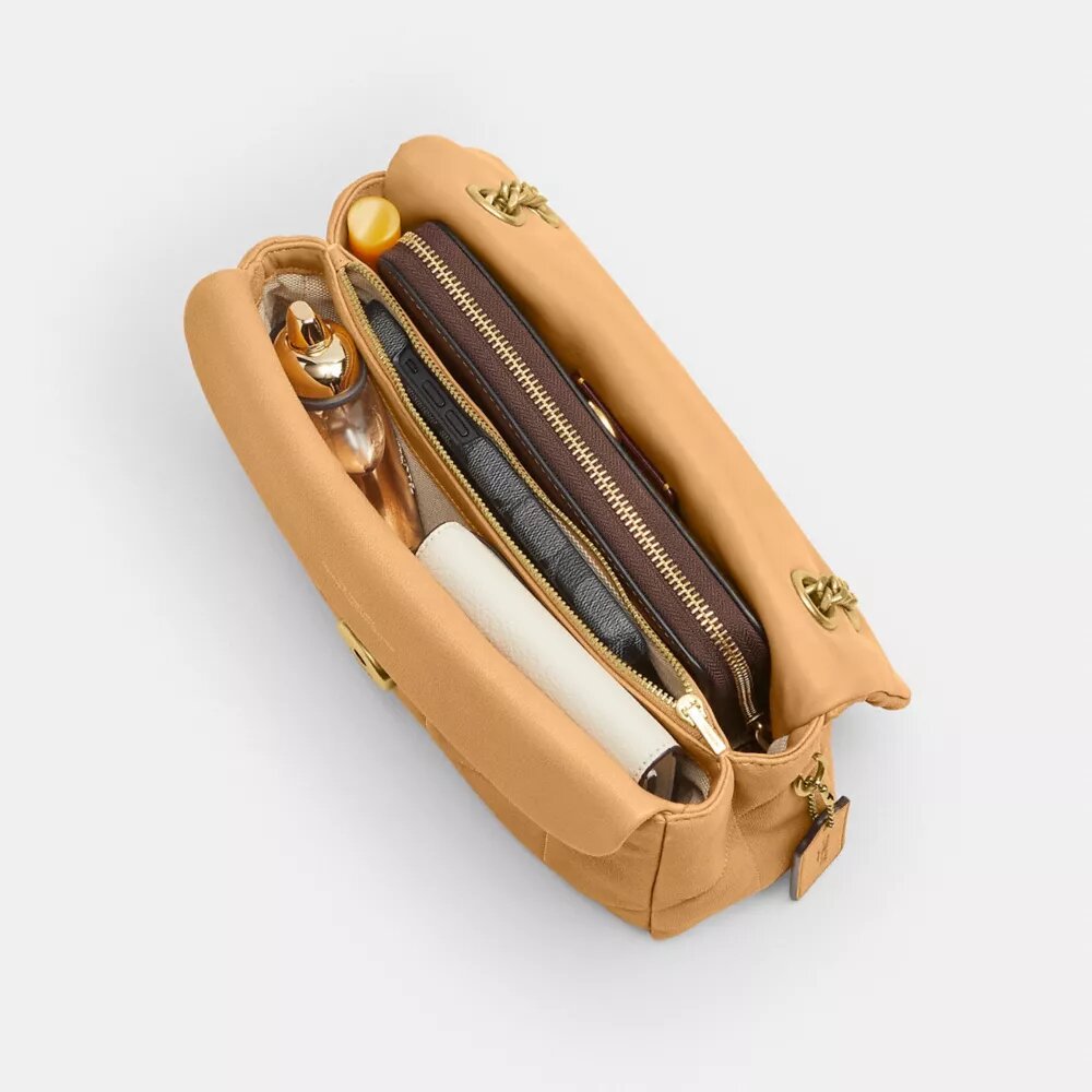 Tabby-Schultertasche 26 mit Steppung