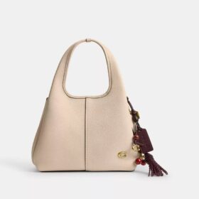 Taschenanhänger „Cherry Heritage“ aus Leder