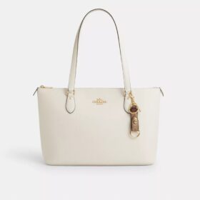 Taschenanhänger mit Druckknopfverschluss aus Signature Canvas