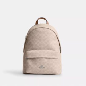 Taylor Small Rucksack aus Signature Canvas