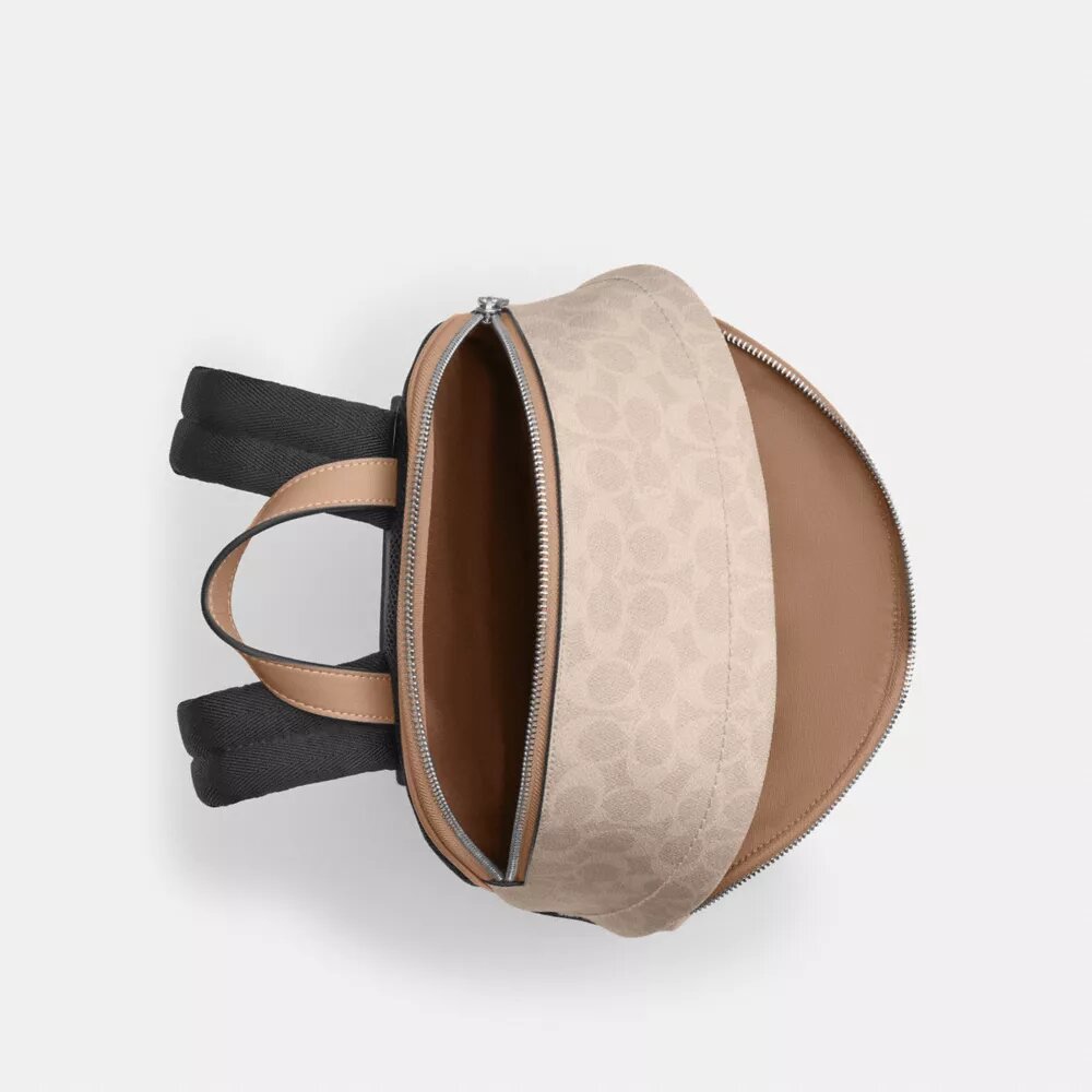 Taylor Small Rucksack aus Signature Canvas