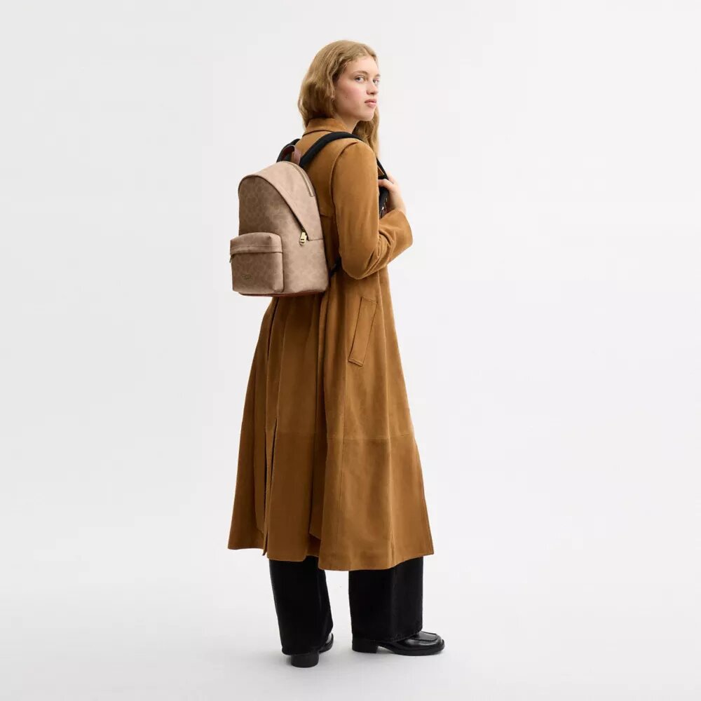 Taylor Small Rucksack aus Signature Canvas