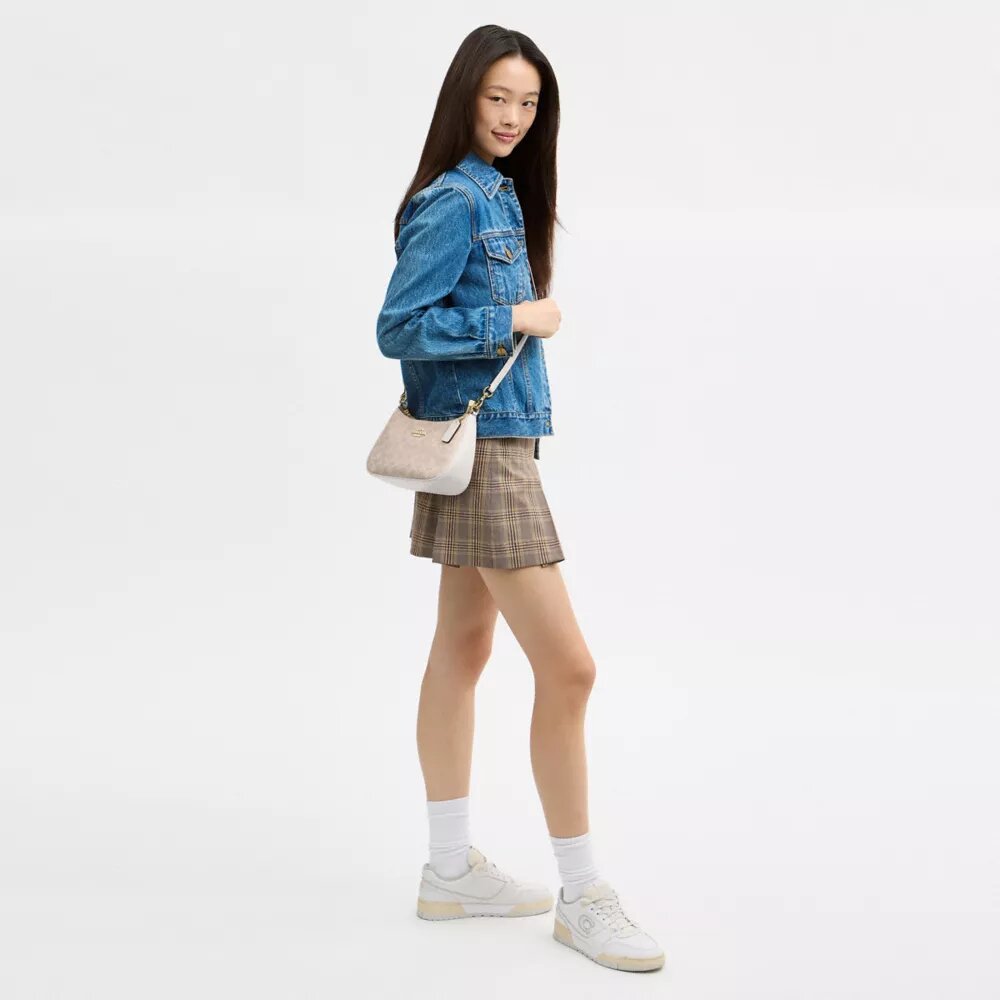 Teri-Schultertasche aus Signature Canvas