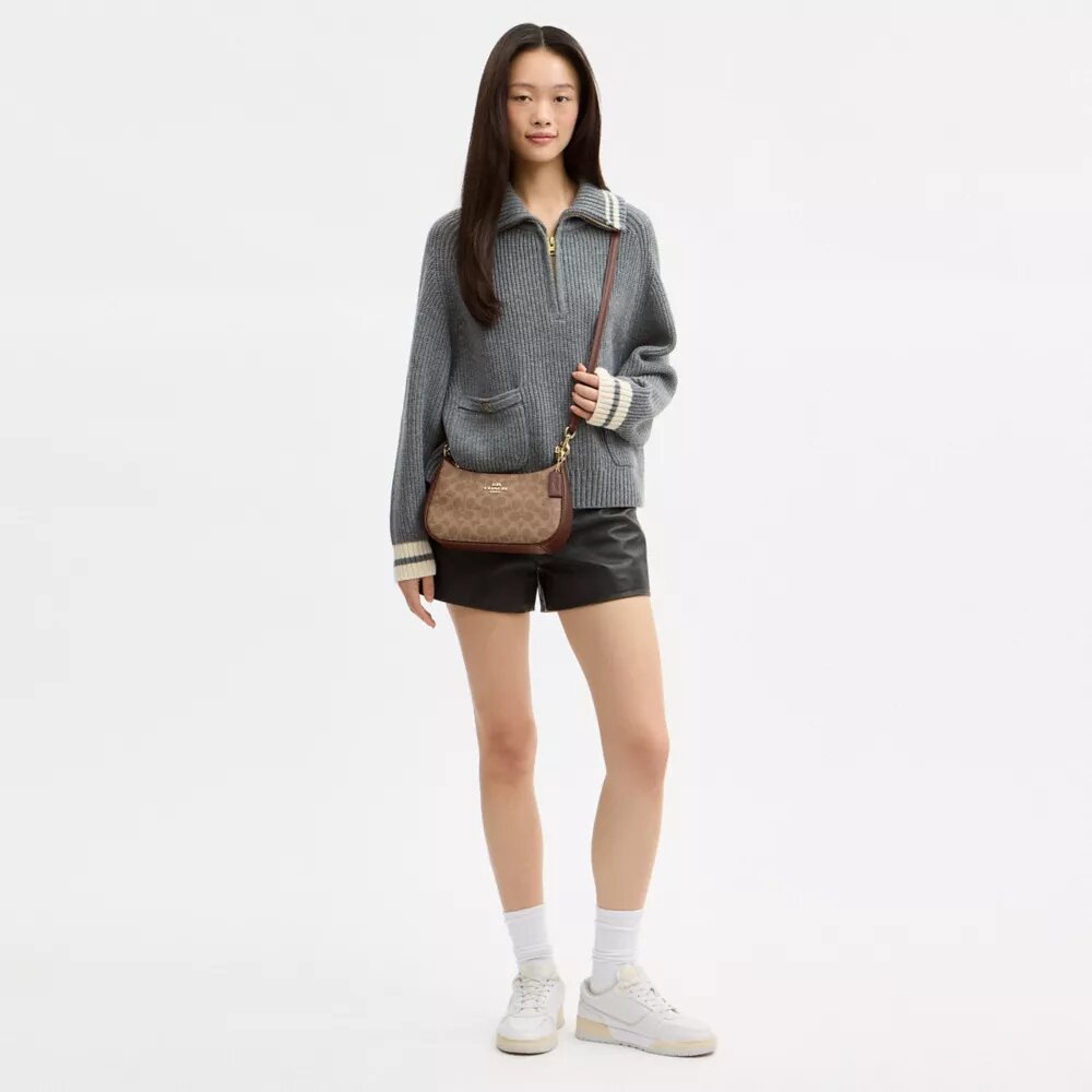Teri-Schultertasche aus Signature Canvas
