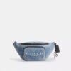 Travis Gürteltasche 35 aus Loved Denim mit Anhängern