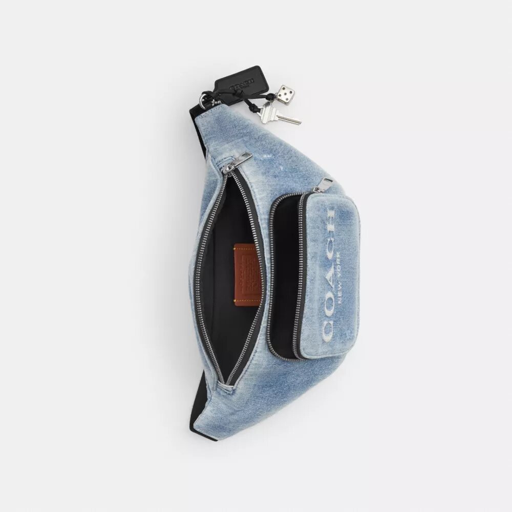Travis Gürteltasche 35 aus Loved Denim mit Anhängern
