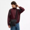 Tristan Umhängetasche 22 aus Signature-Leder