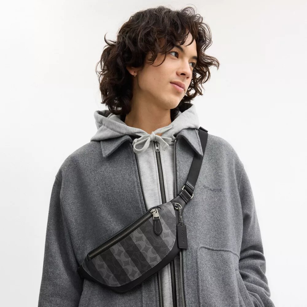 Warren Mini-Gürteltasche aus Signature Canvas mit Streifen