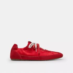 Weicher Sneaker aus charakteristischem Nylon