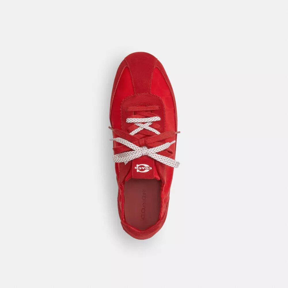 Weicher Sneaker aus charakteristischem Nylon