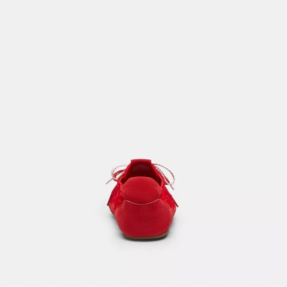 Weicher Sneaker aus charakteristischem Nylon