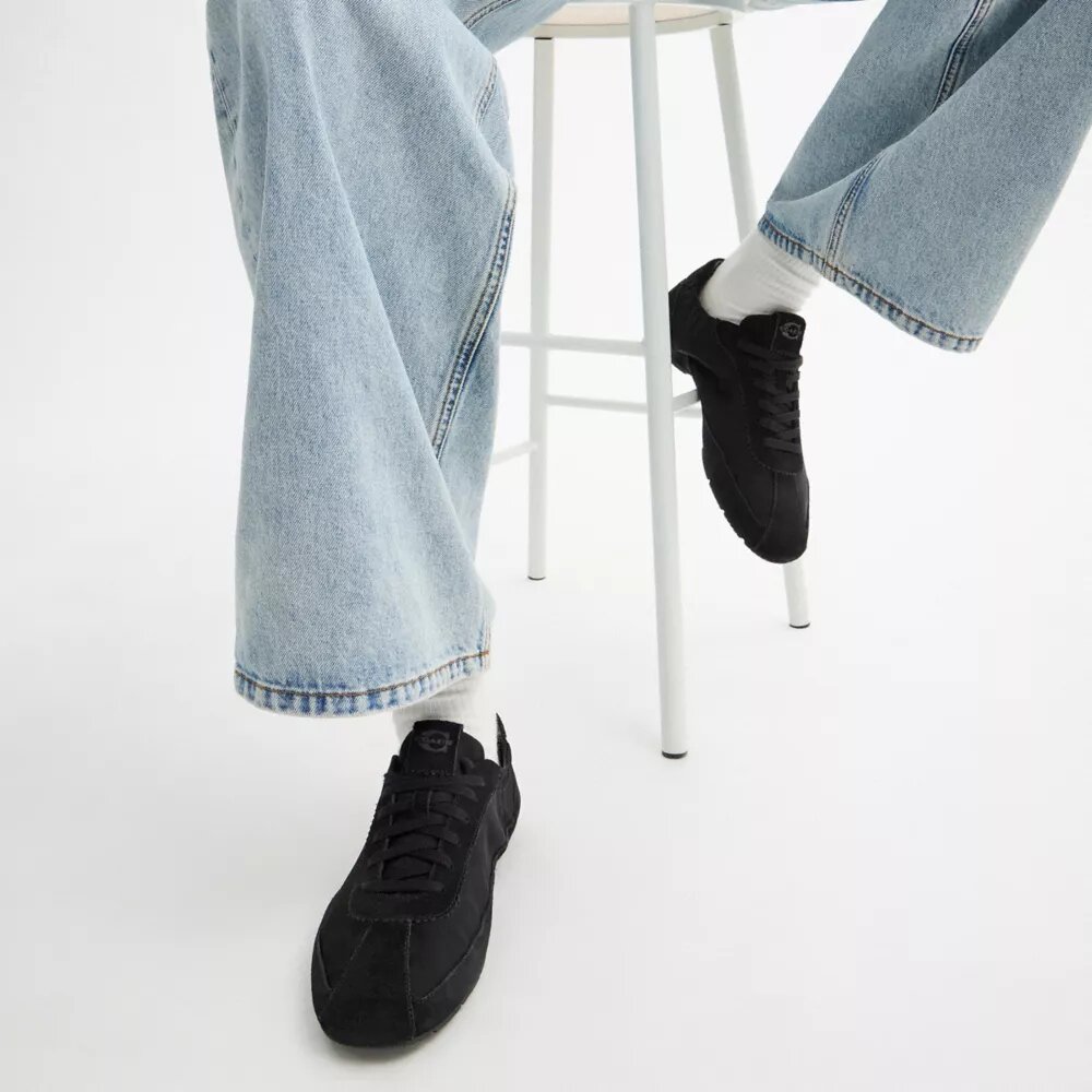 Weicher Sneaker aus charakteristischem Nylon