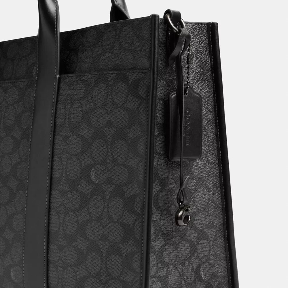 Wesley-Shopper aus Signature Canvas