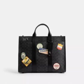 Wesley-Shopper aus Signature Canvas mit Aufnähern