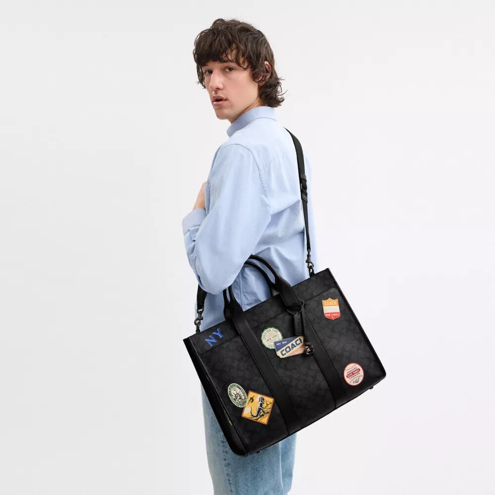 Wesley-Shopper aus Signature Canvas mit Aufnähern