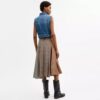 Weste aus geschrumpftem Denim im Workwear-Stil