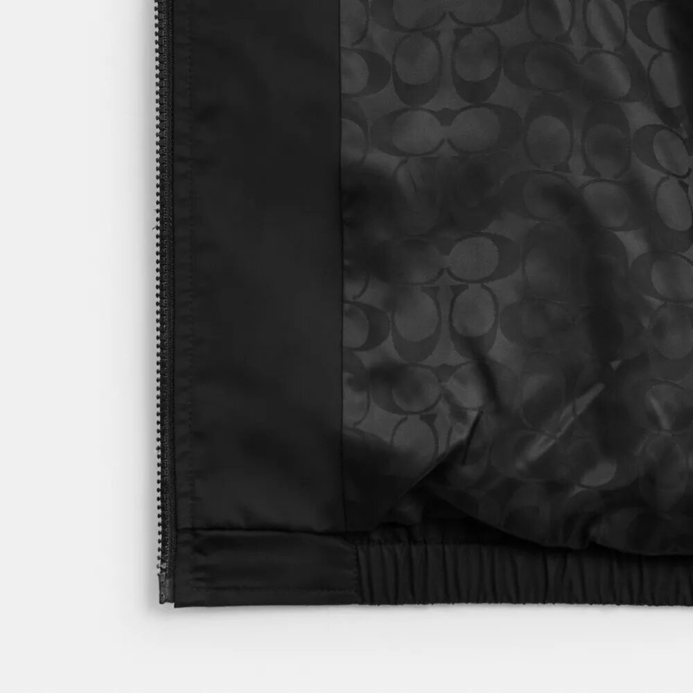 Windbreaker aus recyceltem Polyester