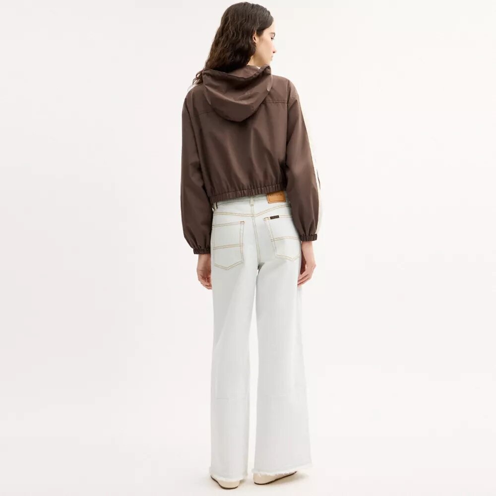 Windbreaker mit Farbblock-Design aus recyceltem Polyester