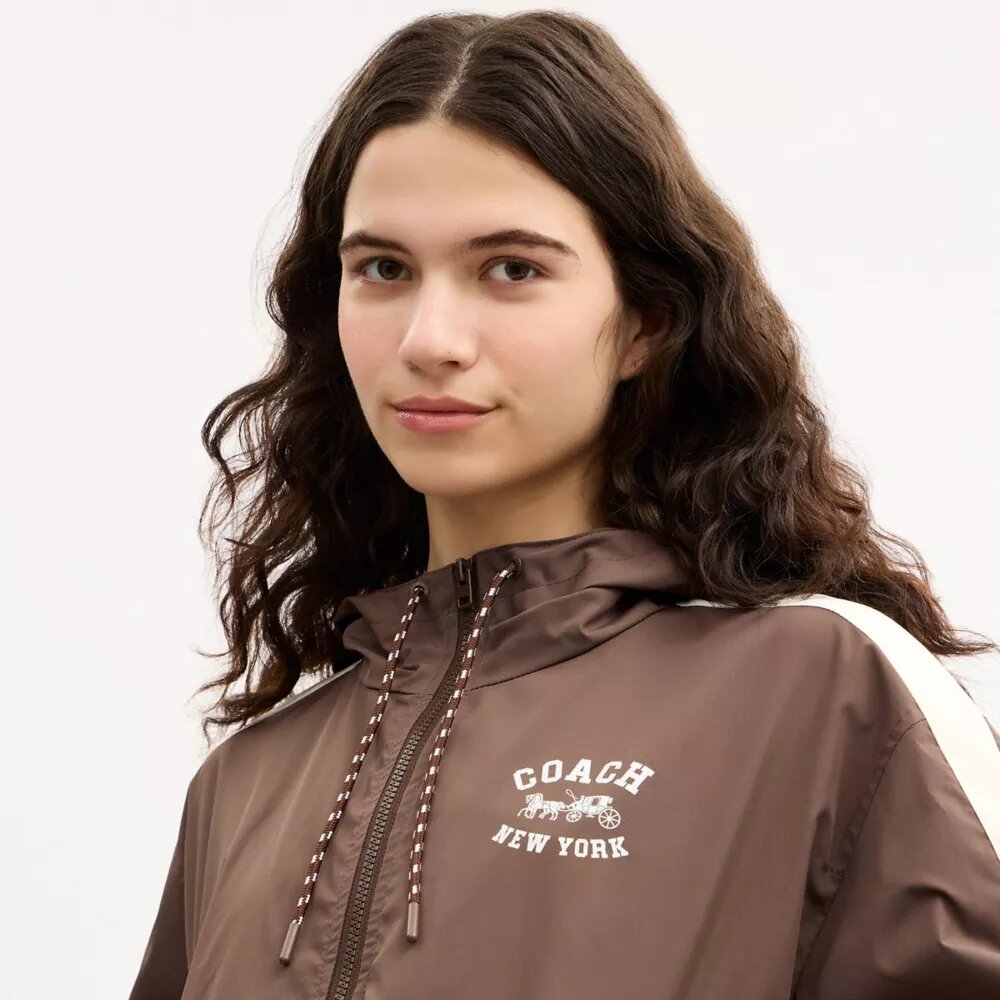 Windbreaker mit Farbblock-Design aus recyceltem Polyester